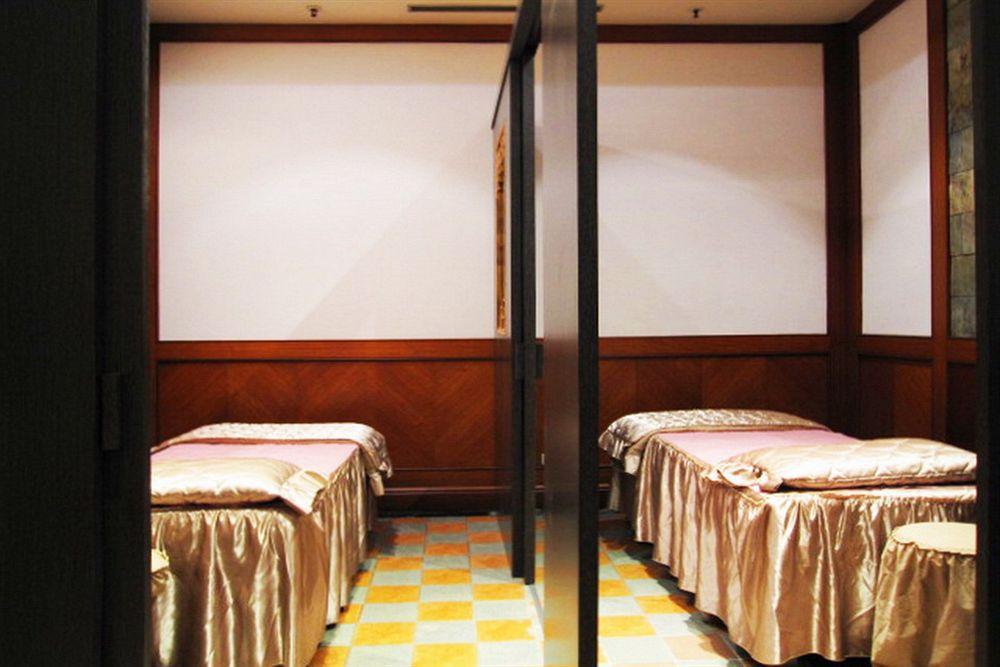 Wei-Yat Grand Hotel Tainan Extérieur photo