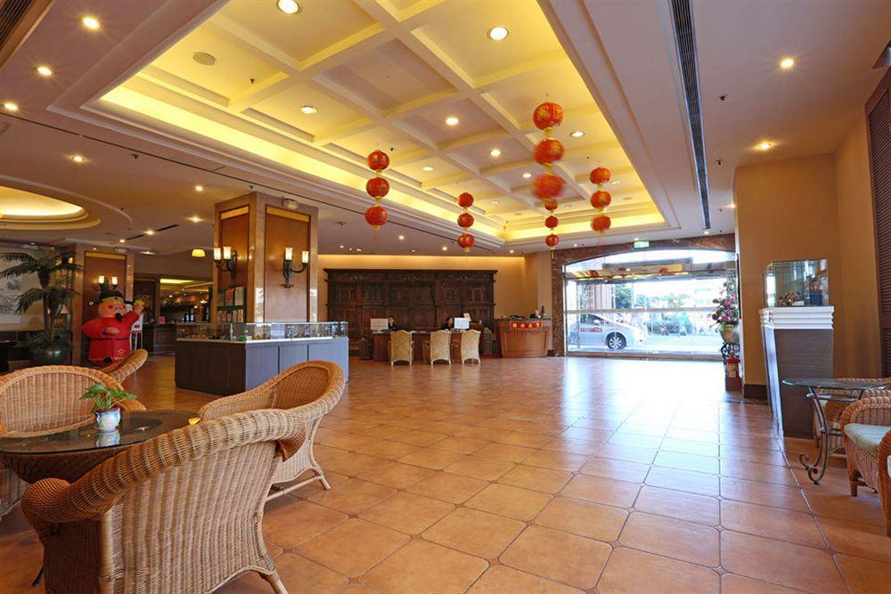 Wei-Yat Grand Hotel Tainan Extérieur photo