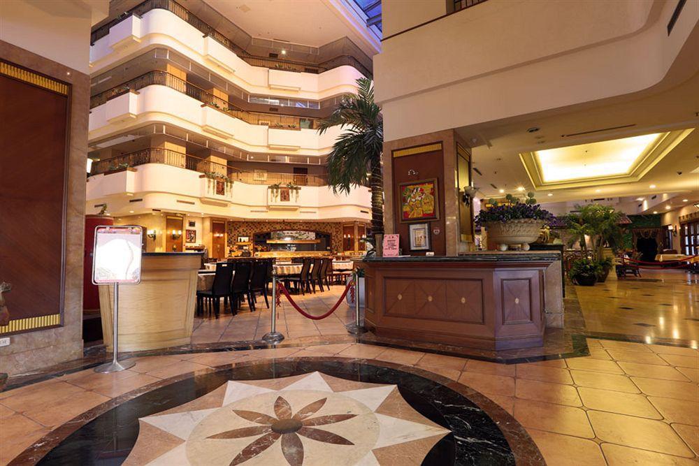 Wei-Yat Grand Hotel Tainan Extérieur photo