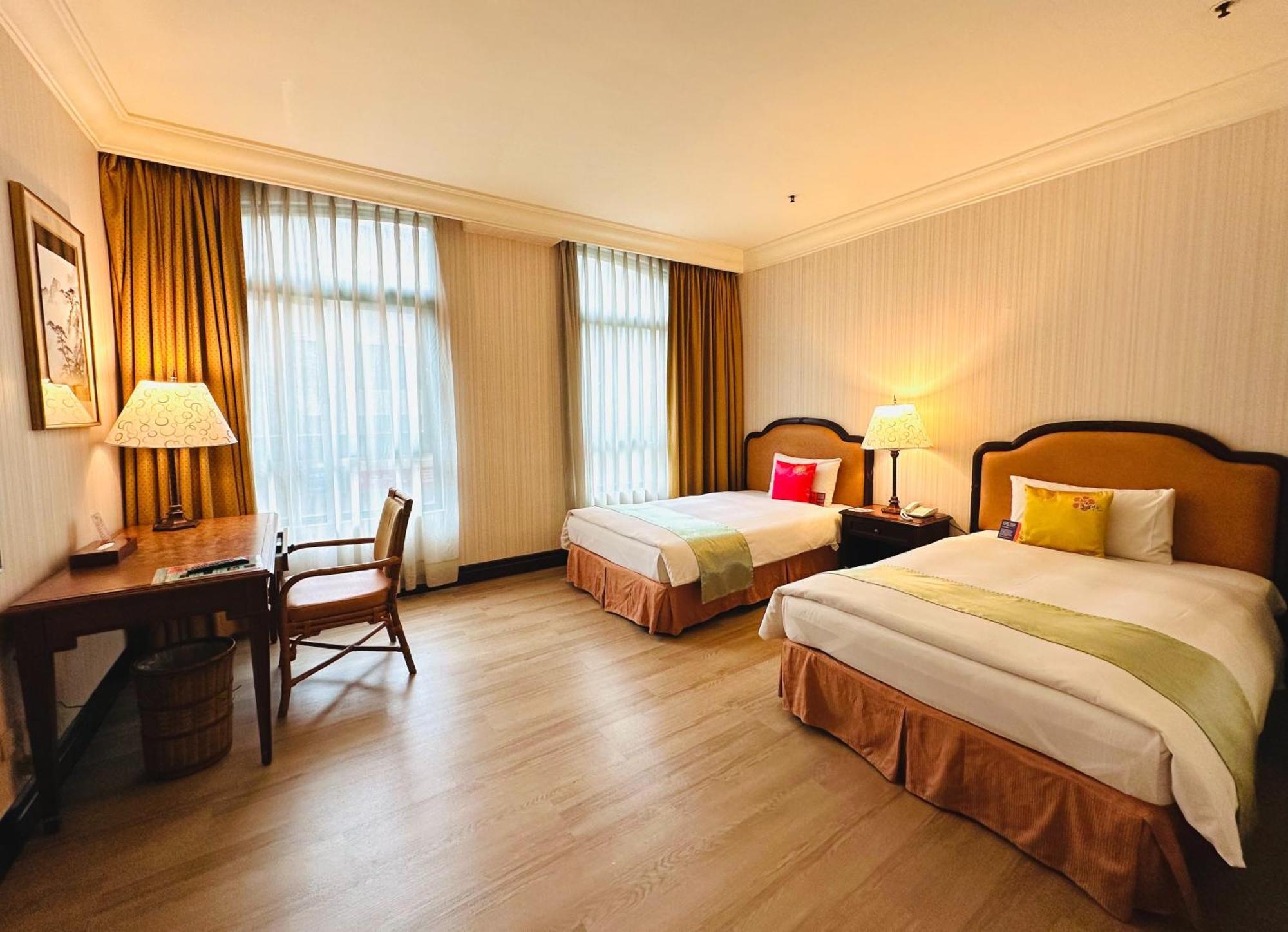 Wei-Yat Grand Hotel Tainan Extérieur photo