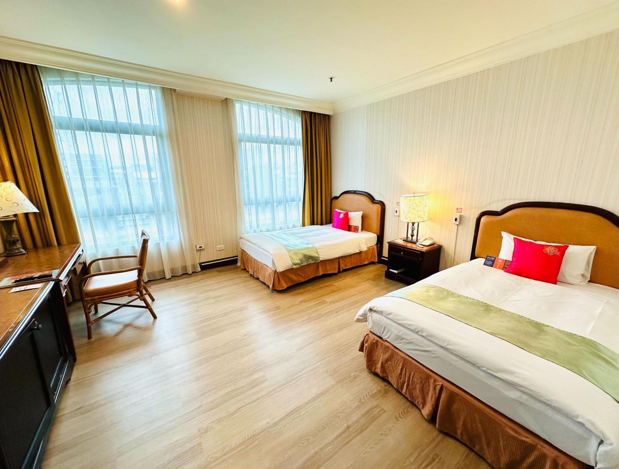 Wei-Yat Grand Hotel Tainan Extérieur photo
