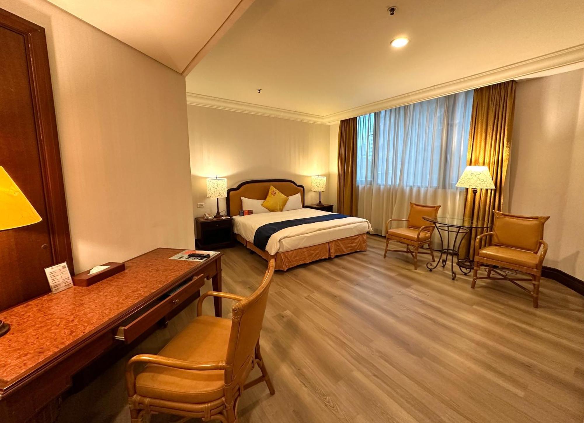 Wei-Yat Grand Hotel Tainan Extérieur photo