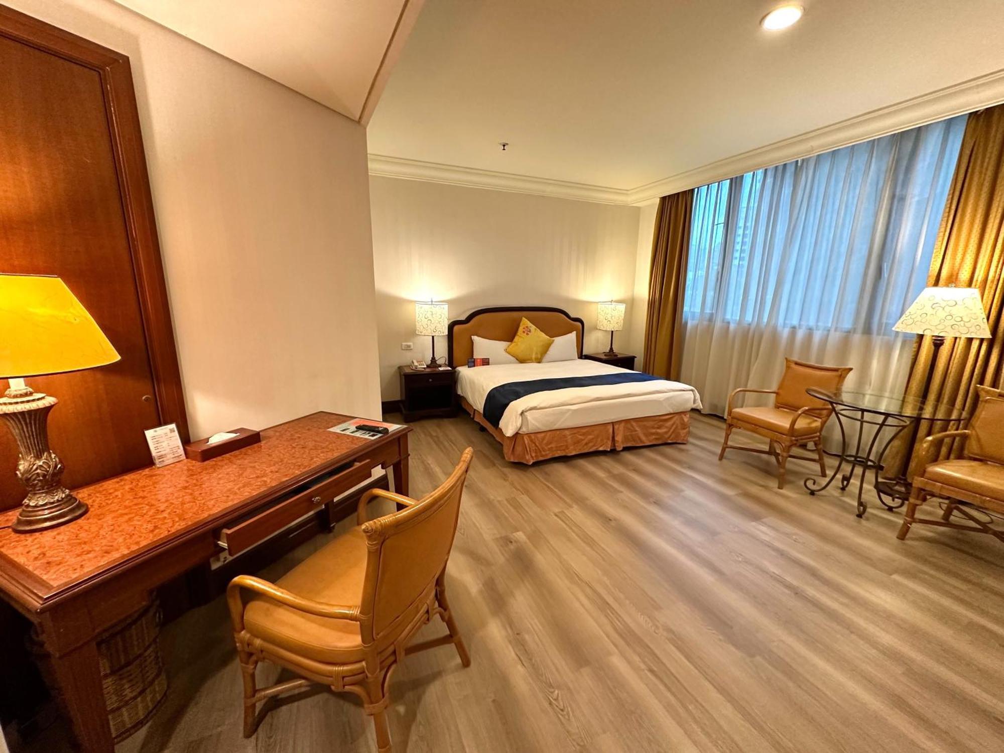 Wei-Yat Grand Hotel Tainan Extérieur photo