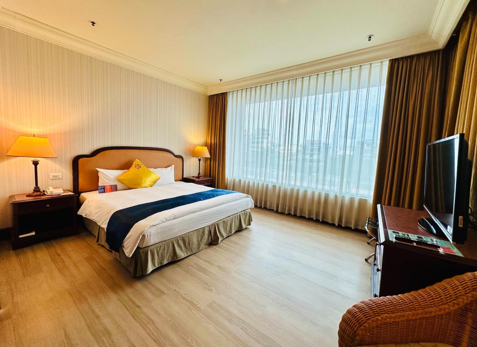 Wei-Yat Grand Hotel Tainan Extérieur photo