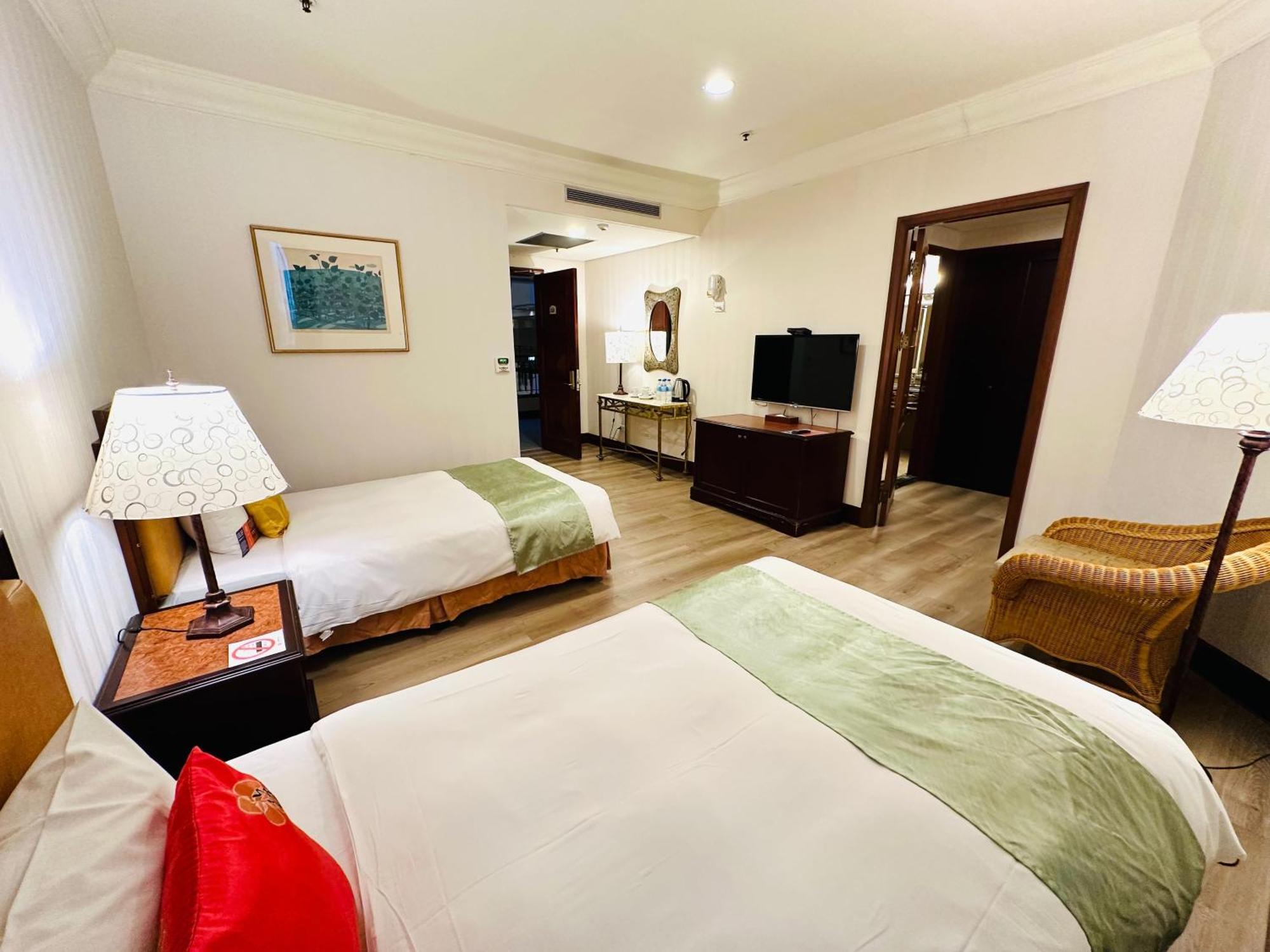 Wei-Yat Grand Hotel Tainan Extérieur photo