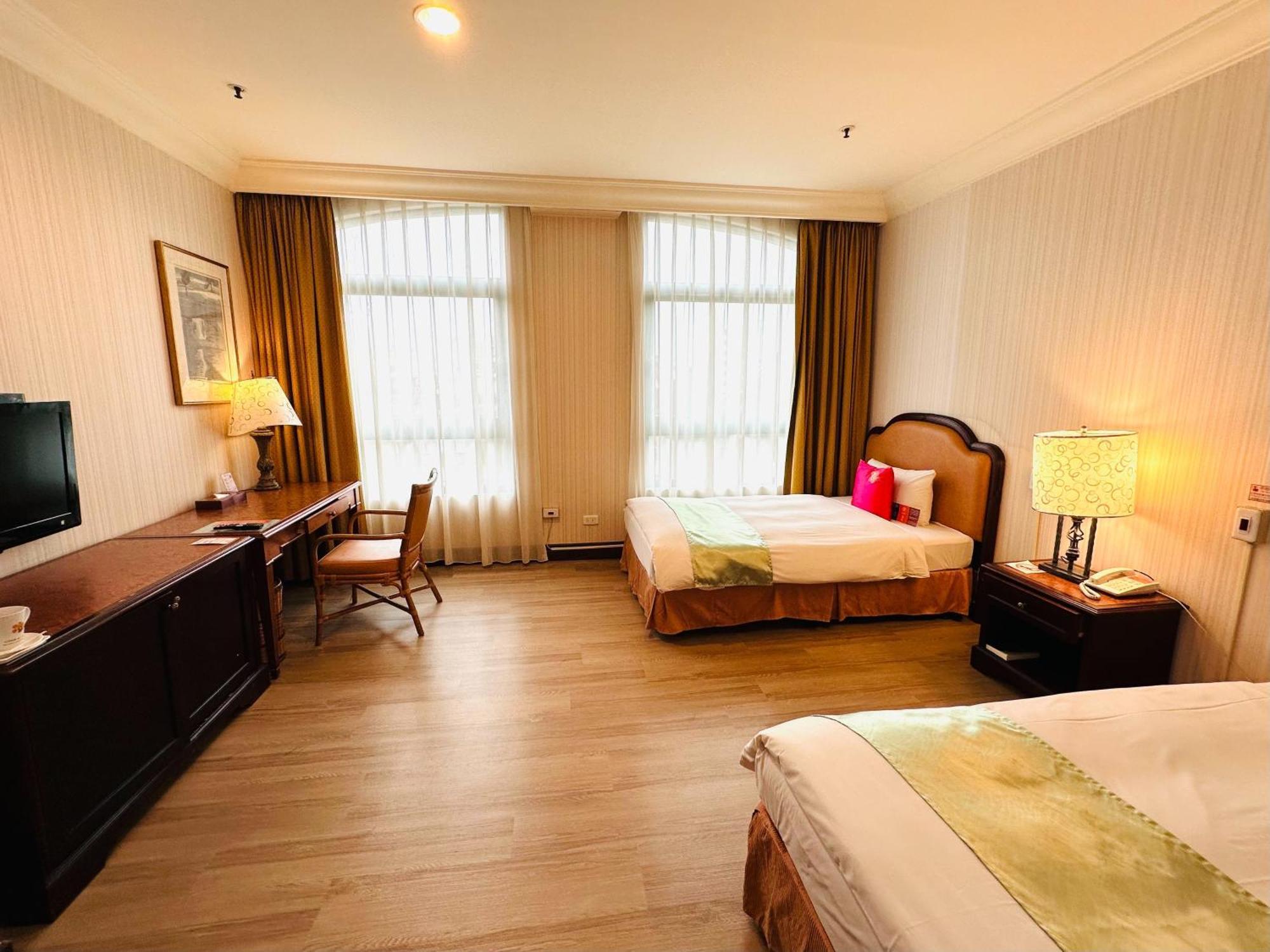 Wei-Yat Grand Hotel Tainan Extérieur photo
