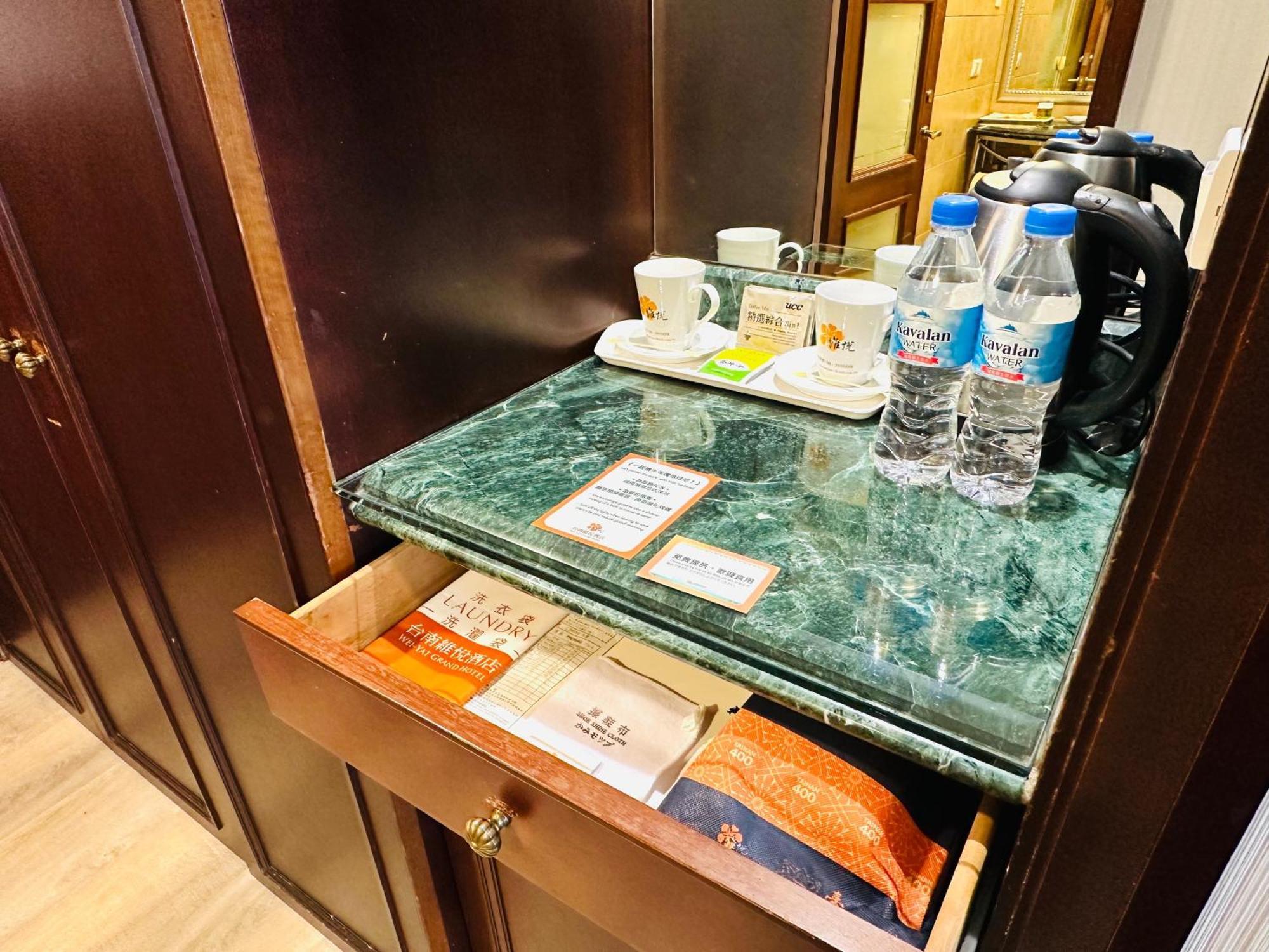 Wei-Yat Grand Hotel Tainan Extérieur photo
