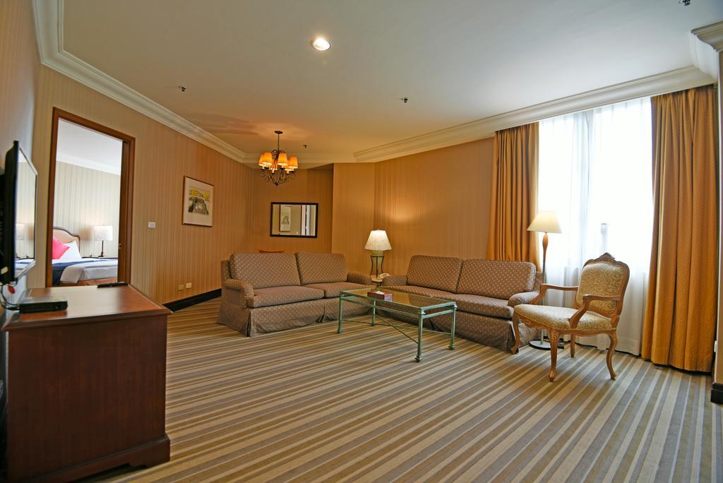 Wei-Yat Grand Hotel Tainan Extérieur photo